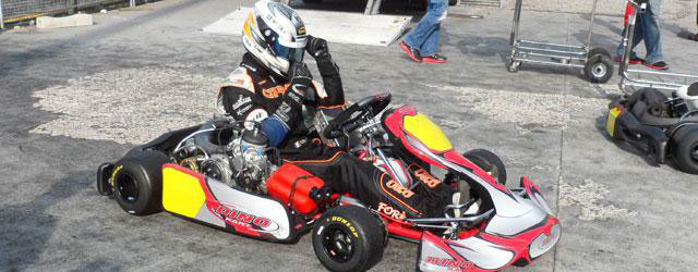 Davide Foré kørte ligeså hurtigt i DINO karten som i sin egen kart, og synes karten styrer fantastisk. Det er selvfølgelig en ros, som vi hos DINO er meget glade for at få fra så erfaren og kompetent en kører.
(Foto: Dino Kart)